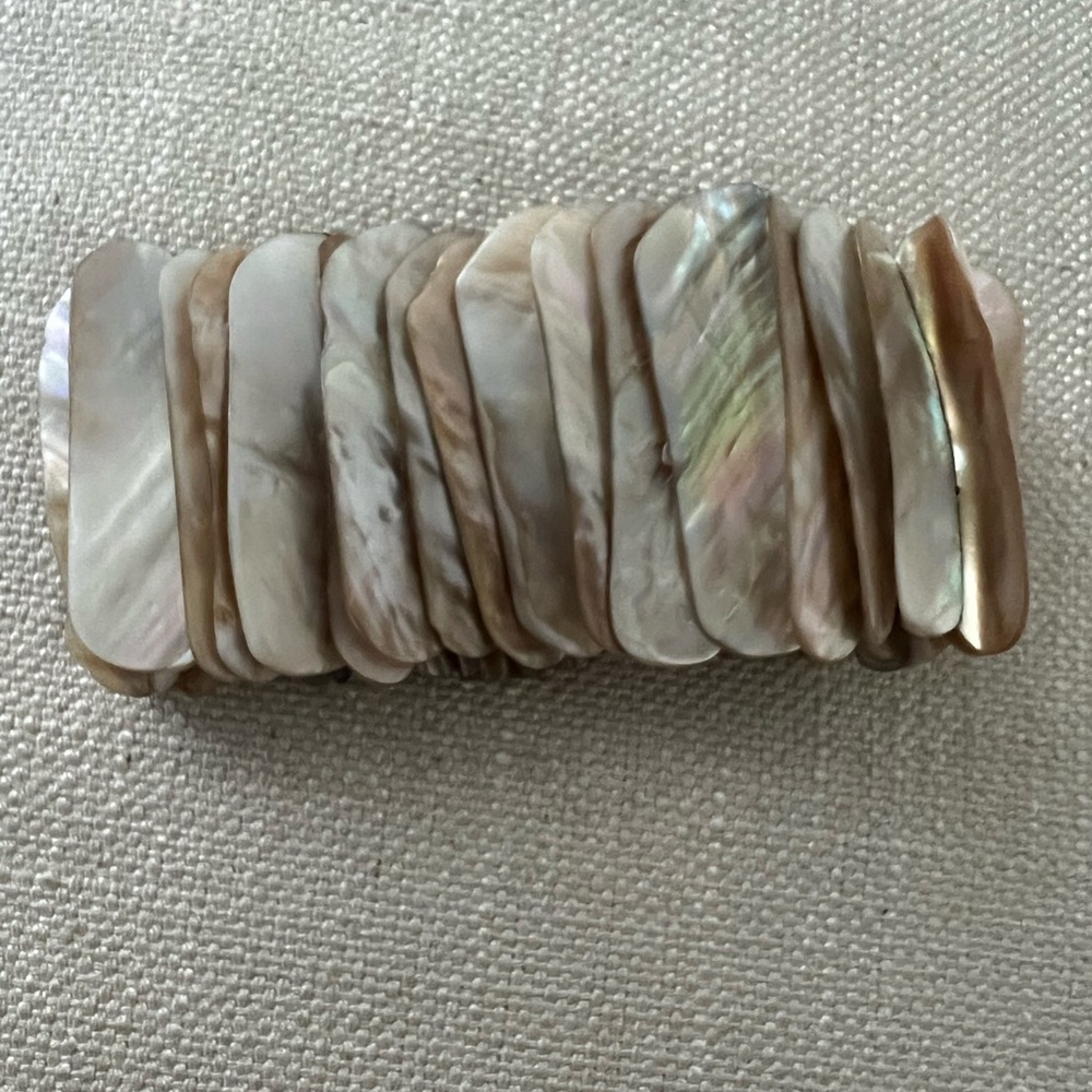 Hawaiian shell bracelet